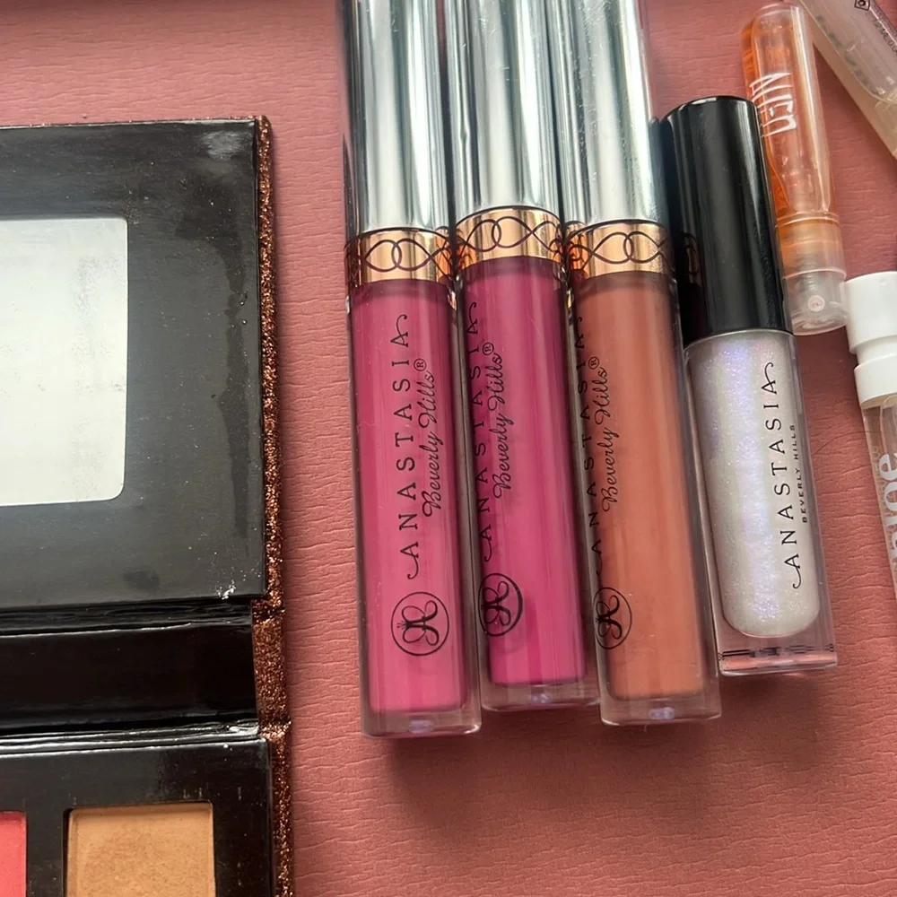 Makeup Grab Bag #2- Anastasia Beverly Hills bundle - Picture 3 of 3